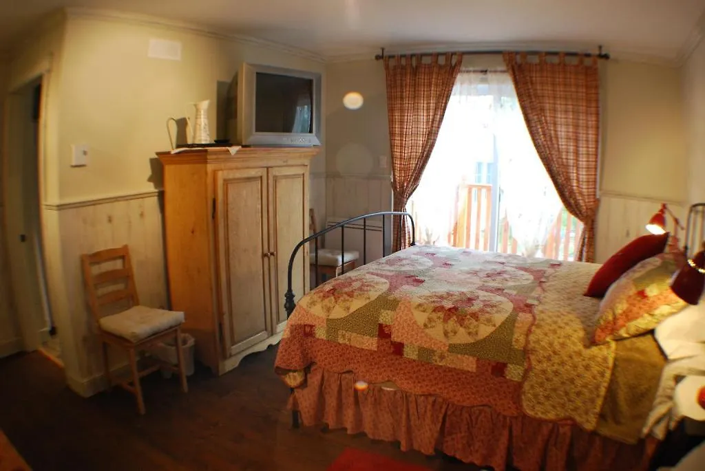 Le Gite Du Hu-Art Quebec City Bed & Breakfast